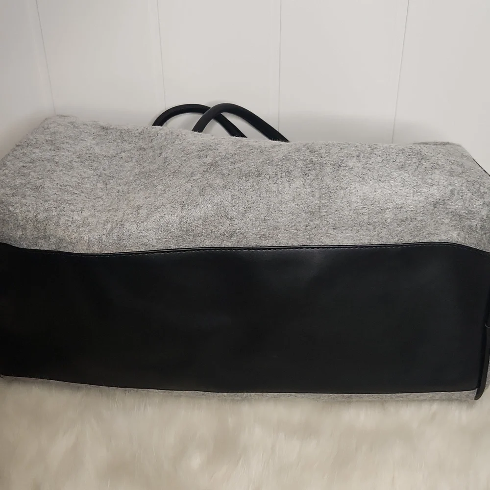 Kenneth Cole gray wool oversized weekend/duffel bag